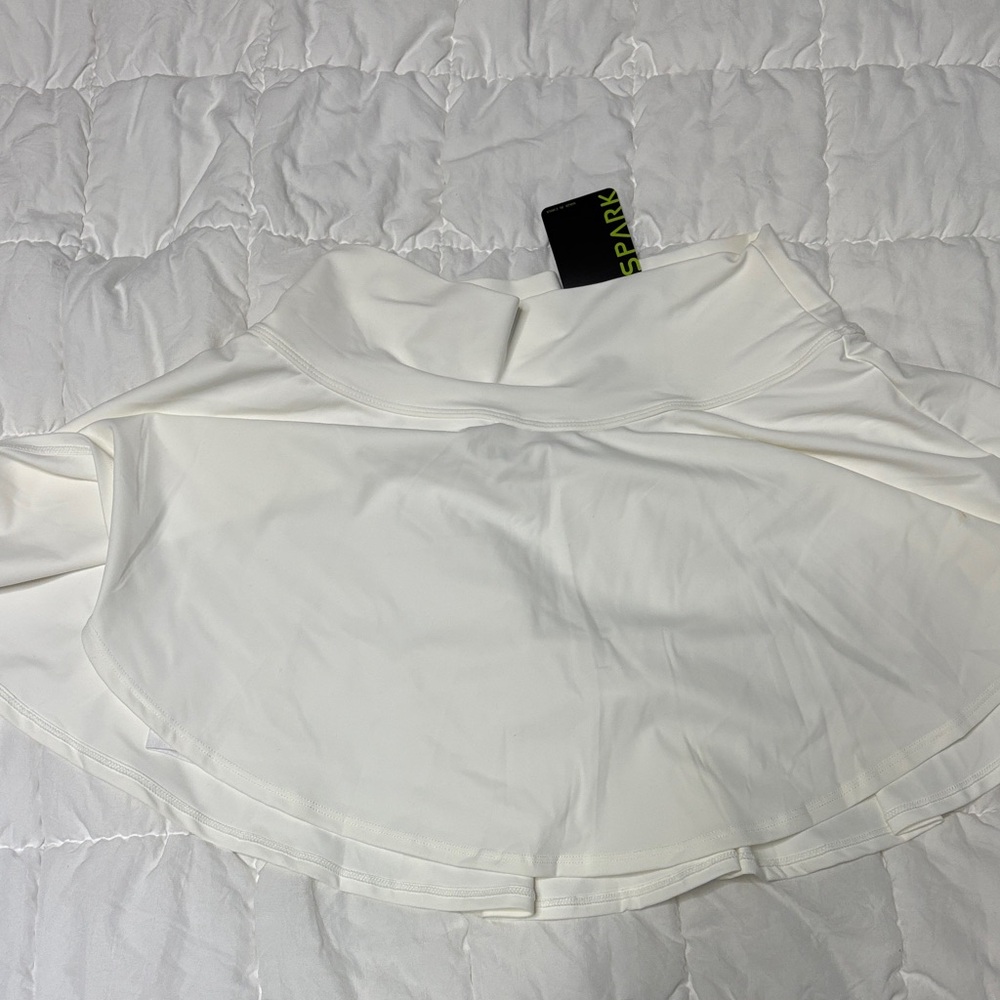 Women's White Mini Skirt w/shorts